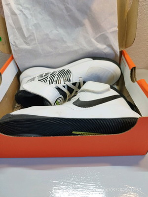 Αθλητικά Team Hustle D 9 (PS) AQ4225 100 λευκά Nike νούμερο 33 σαν καινούρια
