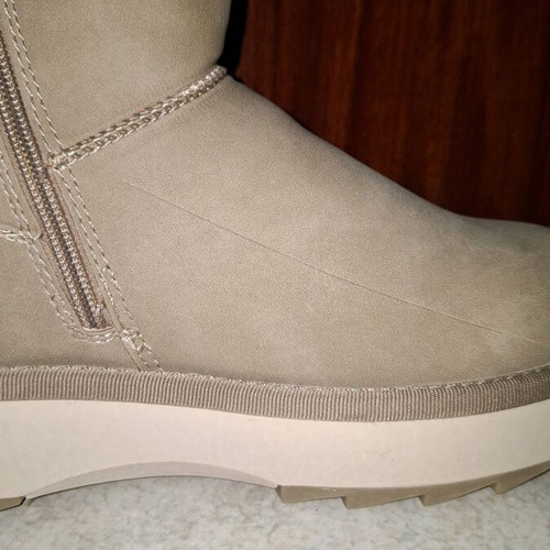 Tamaris boots size 40 like new with warm lining beige