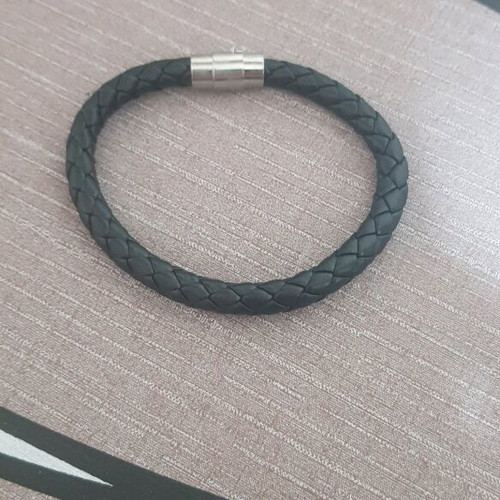 Leather bracelet new