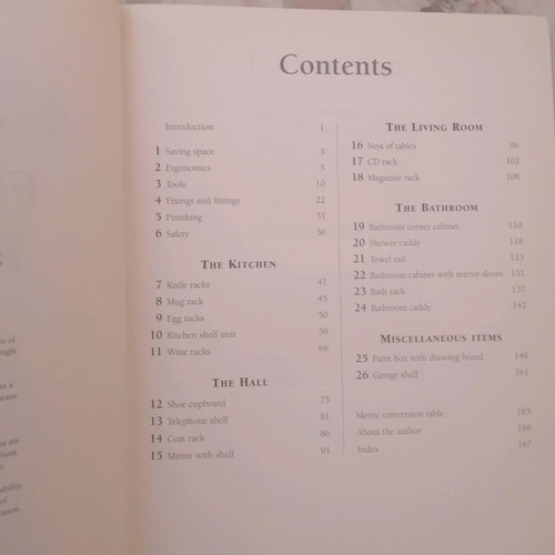 Book in English for DIY small furniture projects at home new