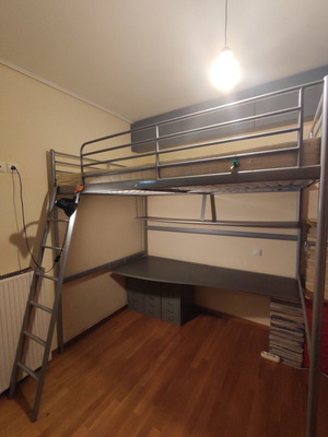 Κρεβάτι-γραφείο κουκέτα σαν καινούργιο με στρώμα 210x150x210