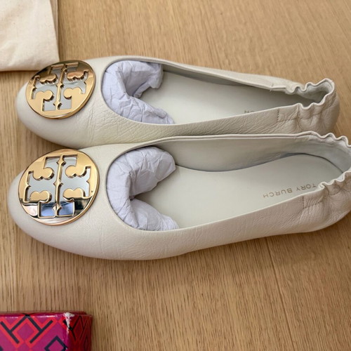 Tory Burch Claire leather ballet flats like new, size 36.5, ivory