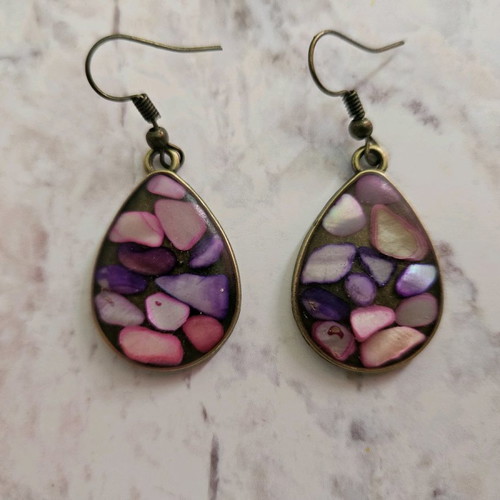 Drop-shaped earrings new with resin and small stones