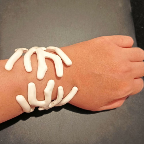 Statement cuff bracelet "Coral" in white resin, Angela Caputi style