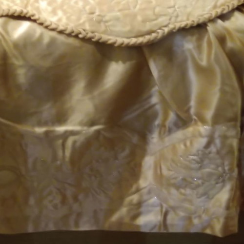 Lussu satin quilt for double bed with decorative pillow