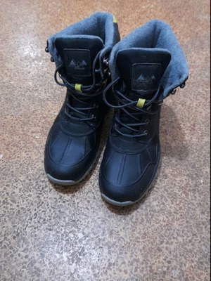 Men's boots used waterproof with fur, size 41-42