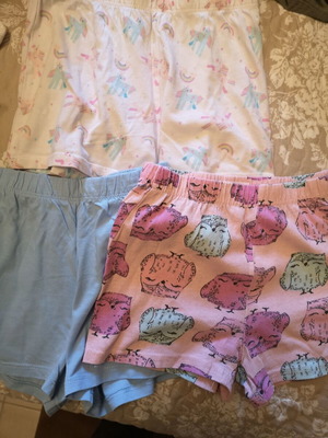 Sinsay girls' shorts used, pack of 3, size 122 cm, colorful