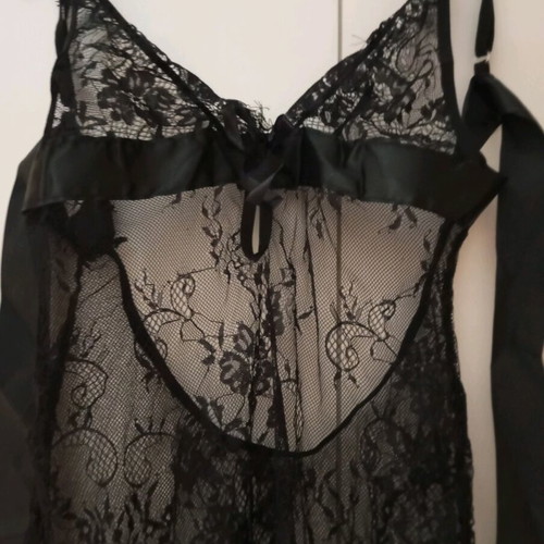 Lingerie lace black new with satin ribbon small