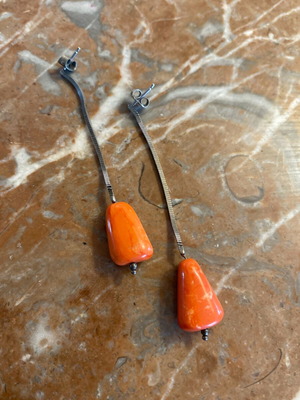 Coral earrings used, very good condition
