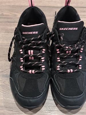 Skechers women's black sports shoes new