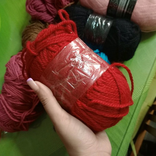 Yarns like new in various shades for crochet