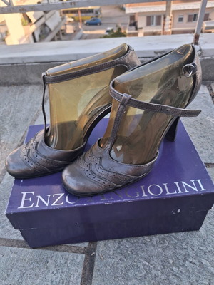 Enzo Angiolini leather T-Strap pumps bronze pewter with brogue details