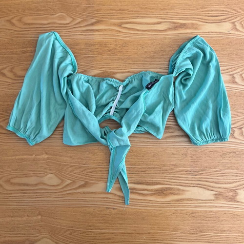 Bubblegun top size L like new, green