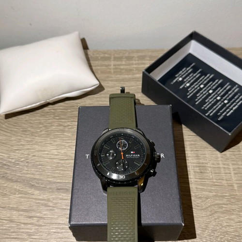 Tommy Hilfiger Khaki Strap 44mm watch like new