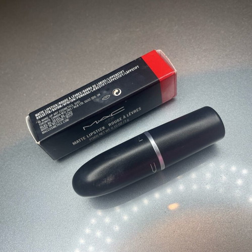 Mac Lipstick Lady Danger 607 new, only swatched