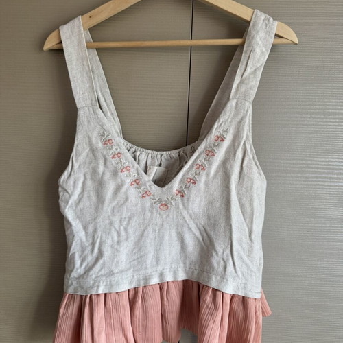 Karavan T-shirt with Open Back like new, beige