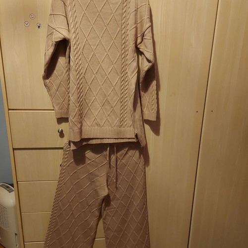 Damiano Milano 2 knitted blouse and pants sets like new, brown and pink