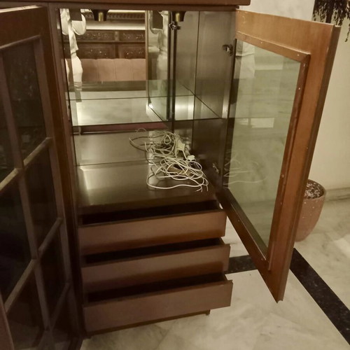 Showcase furniture with lighting like new, 3 pieces