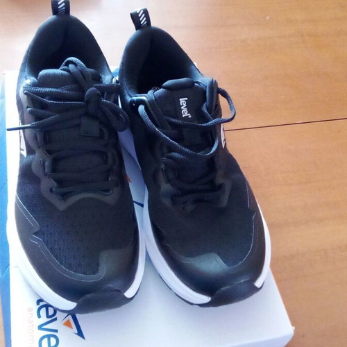 Level Anatomic sneakers size 37 like new, black