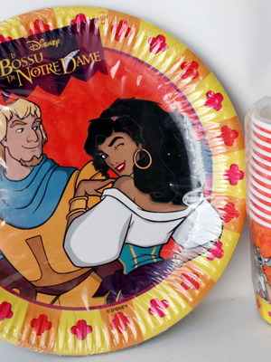 Vintage 90's Hunchback of Notre Dame σετ πάρτι 10 πιάτα 12 ποτήρια Herlitz καινούργια