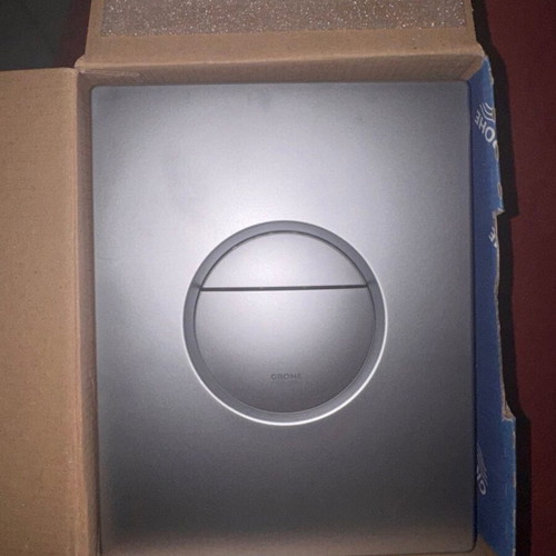 Grohe Nova Cosmopolitan flush plate for toilet