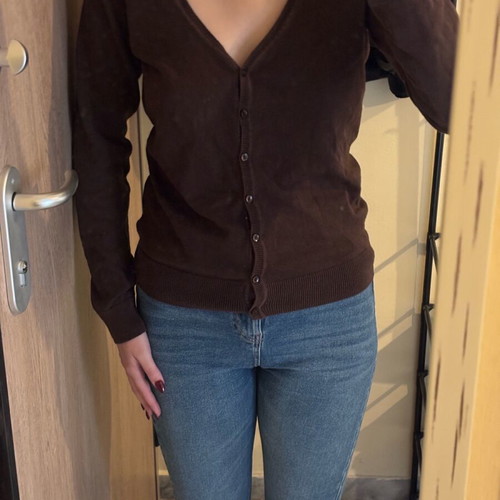 Brown V-neck cardigan shirt used, size M
