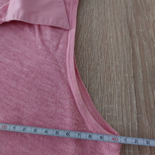 ZARAKNIT Pink Sleeveless Top Medium Used With Collar And Buttons