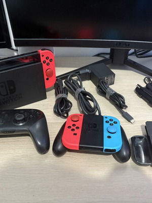 Nintendo Switch V2 κονσόλα μεταχειρισμένη με 512GB και πακέτο αξεσουάρ