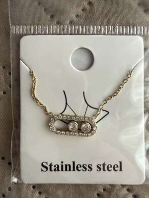 Gold stainless steel necklace new, elegant and shiny