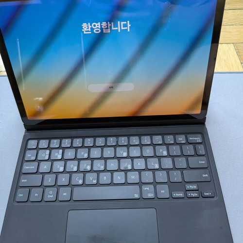 Samsung Galaxy Tab S9 12GB 256GB Graphite tablet with keyboard and 2 covers