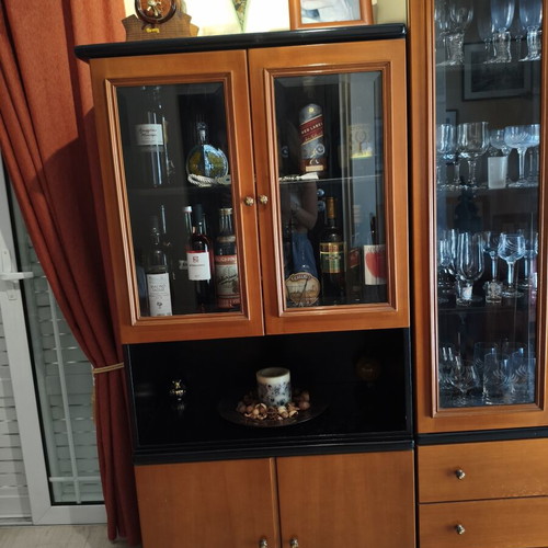 Classic dining room unit like new with glass cabinets and storage