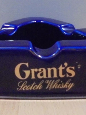 Grant's Scotch Whisky old promotional ceramic ashtray used