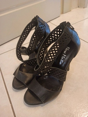 New Matic black sandals like new, size 37