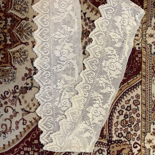 Large handmade lace like new white color