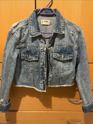 Denim jacket blue cropped, like new, casual style
