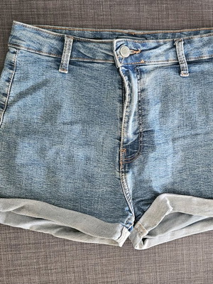 Bershka high waisted jean shorts like new size M