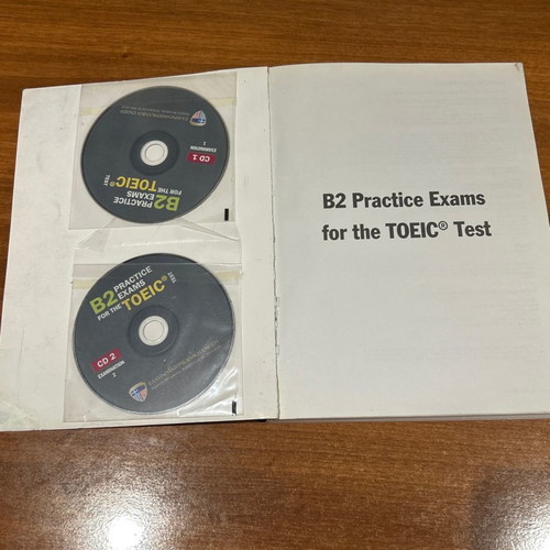 Toeic B2 Practice Exams like new, 5 CDs included
