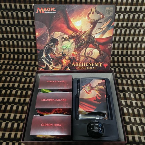 MTG Archenemy Nicol Bolas like new, 4 complete decks with cards
