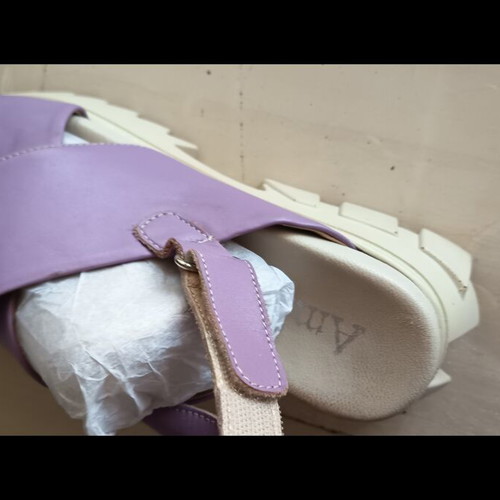 Lilac leather sandals with buckle, size 38