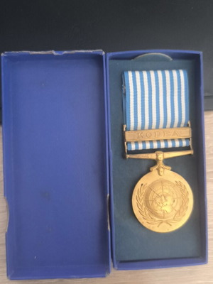 Korea United Nations war medal used with box