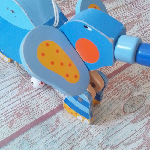 Wooden children's elephant marionette used, length 18 cm