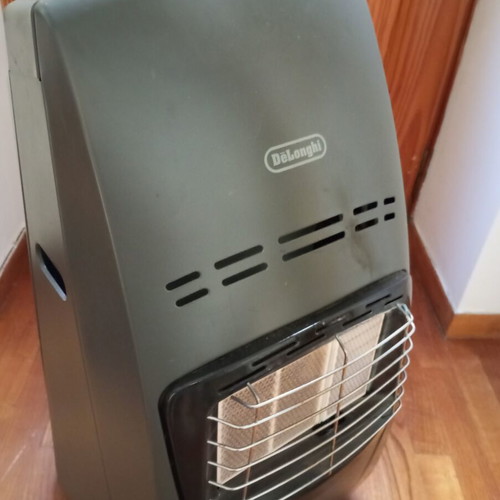 DeLonghi Gas Heater like new, safe and economical