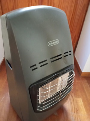 Σόμπα υγραερίου DeLonghi σαν καινούργιο, ασφαλής και οικονομική