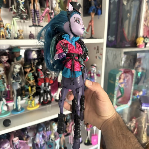 Monster High Avea Trotter doll, Freaky Fusion