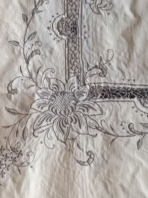 Embroidered tablecloth set 260x160 cm with napkins, cotton, scalloped edges