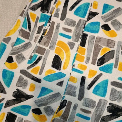 Zara Basic shorts with unique design, size L, like new, multicolor