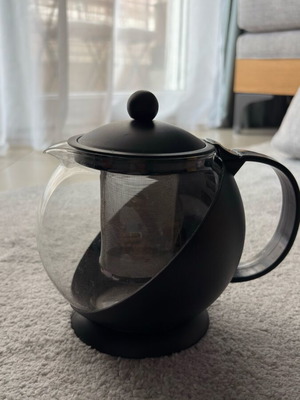Glass teapot like new with removable infuser
