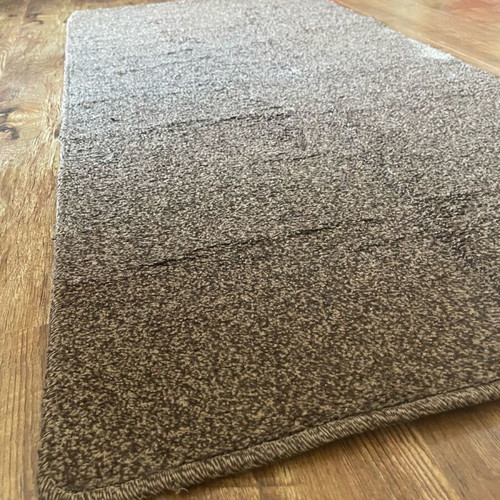 Runner used 0.70 x 1.40 solid color with marks