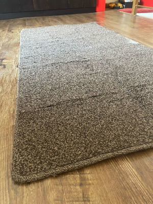 Runner used 0.70 x 1.40 solid color with marks