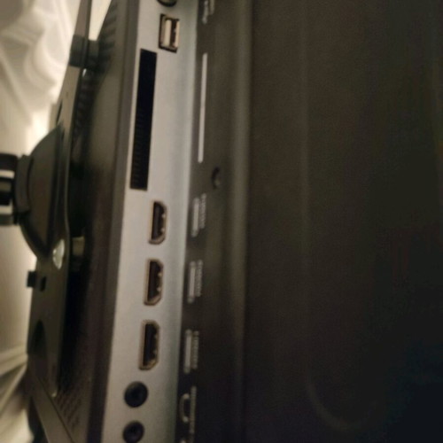 CROWN 32" Full HD TV used for spare parts